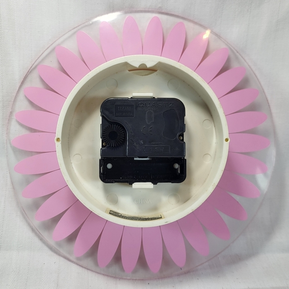 Sterling & Noble Daisy Wall CLOCK Pink Flower Butterfly Second Hand 8" Battery - Picture 2 of 9